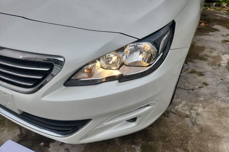 Used Peugeot 408 2014 1.8L Manual Leading Edition Left Front Headlight