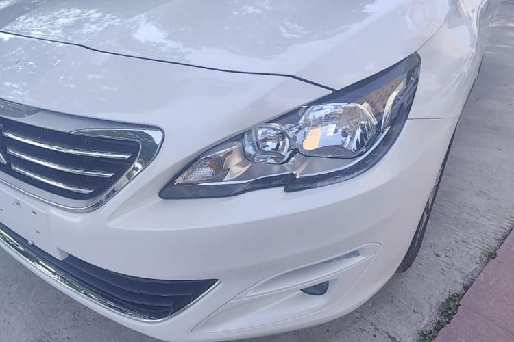 Used Peugeot 408 2014 1.8L Automatic Luxury Edition Left Front Headlight