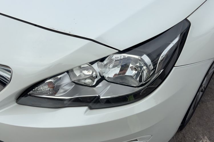 Used Peugeot 408 2014 1.8L Automatic Luxury Edition Left Front Headlight