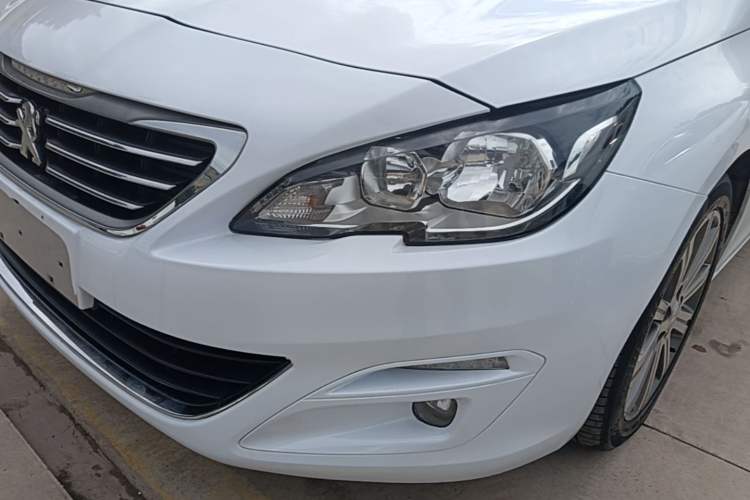 Used Peugeot 408 2014 1.8L Automatic Luxury Edition Left Front Headlight