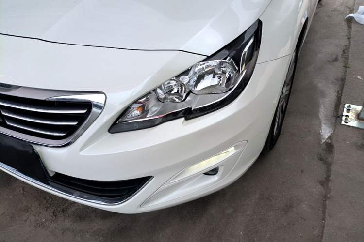 Used Peugeot 408 2014 1.8L Automatic Luxury Edition Left Front Headlight