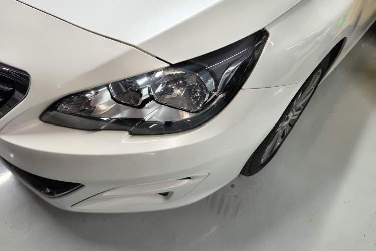 Used Peugeot 408 2014 1.8L Automatic Luxury Edition Left Front Headlight