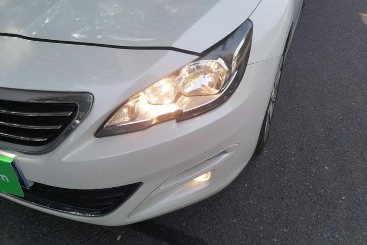 Used Peugeot 408 2014 1.8L Automatic Luxury Edition Left Front Headlight