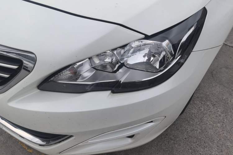 Used Peugeot 408 2014 1.8L Automatic Luxury Edition Left Front Headlight