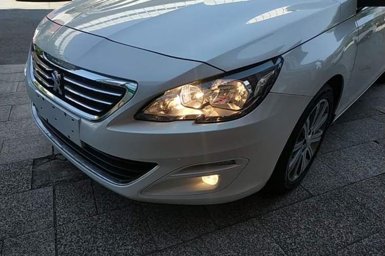 Used Peugeot 408 2014 1.8L Automatic Luxury Edition Left Front Headlight