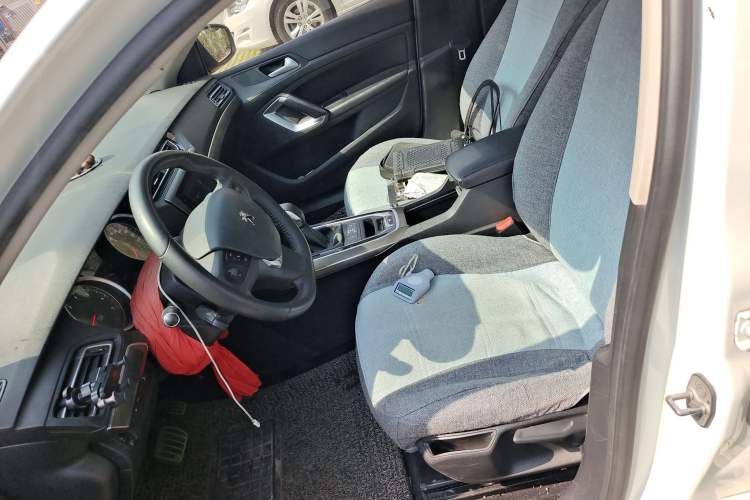 Used Peugeot 408 2014 1.8L Automatic Luxury Edition Left Front Seat
