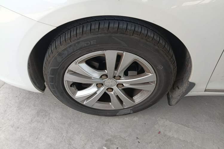 Used Peugeot 408 2014 1.8L Manual Leading Edition Left Front Wheel Hub