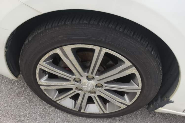 Used Peugeot 408 2014 1.8L Automatic Luxury Edition Left Front Wheel Hub