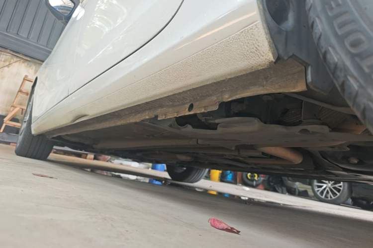 Used Peugeot 408 2014 1.8L Automatic Luxury Edition Left Side Sill