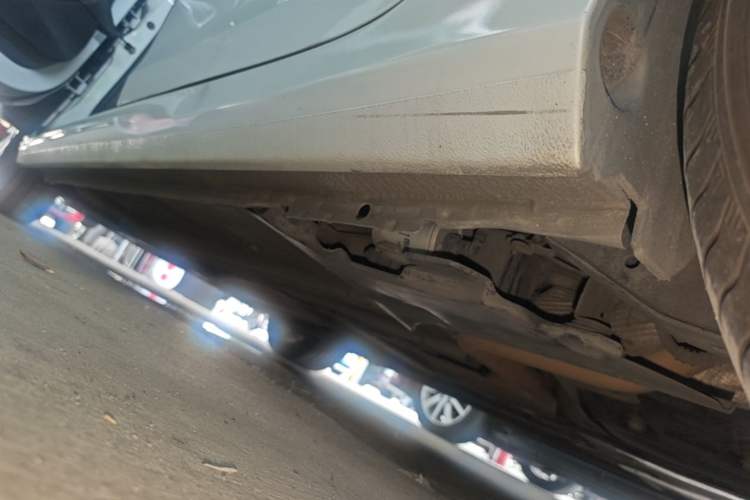 Used Peugeot 408 2014 1.8L Automatic Luxury Edition Left Side Sill