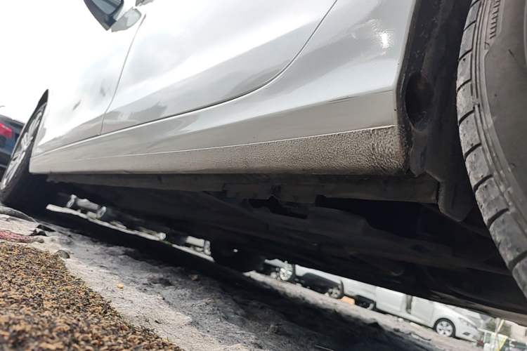 Used Peugeot 408 2014 1.8L Automatic Luxury Edition Left Side Sill