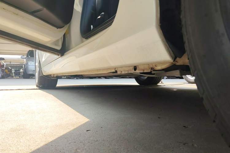 Used Peugeot 408 2014 1.8L Manual Leading Edition Left Side Sill