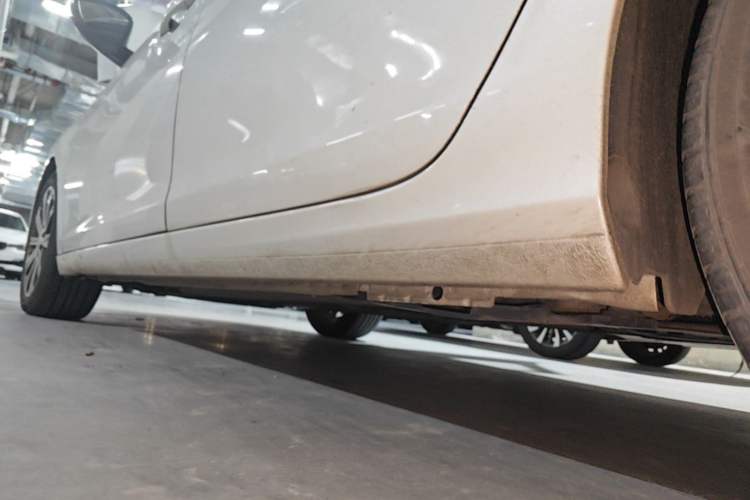 Used Peugeot 408 2014 1.8L Automatic Luxury Edition Left Side Sill