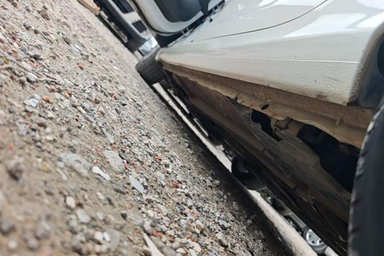 Used Peugeot 408 2014 1.8L Automatic Luxury Edition Left Side Sill