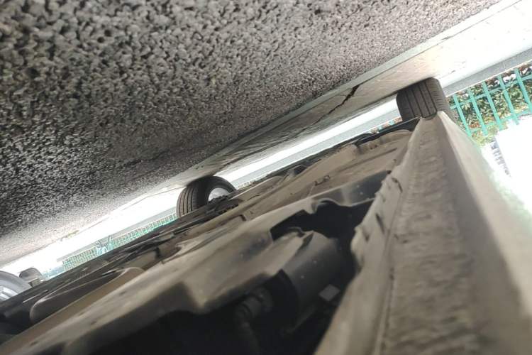 Used Peugeot 408 2014 1.8L Automatic Luxury Edition Left Side Sill