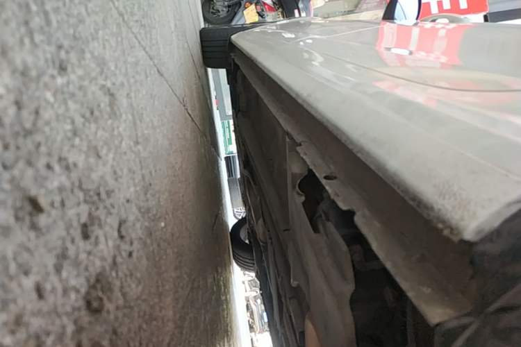 Used Peugeot 408 2014 1.8L Automatic Luxury Edition Left Side Sill