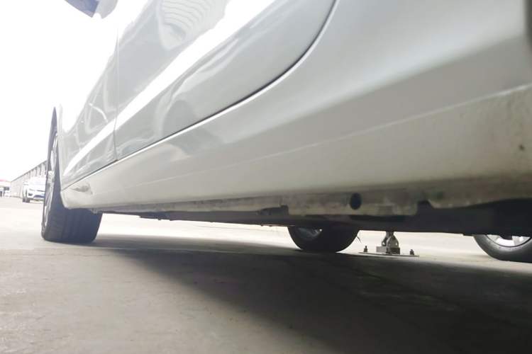 Used Peugeot 408 2014 1.8L Automatic Luxury Edition Left Side Sill