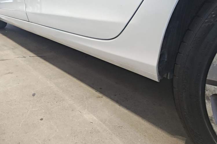 Used Peugeot 408 2014 1.8L Automatic Luxury Edition Left Side Sill