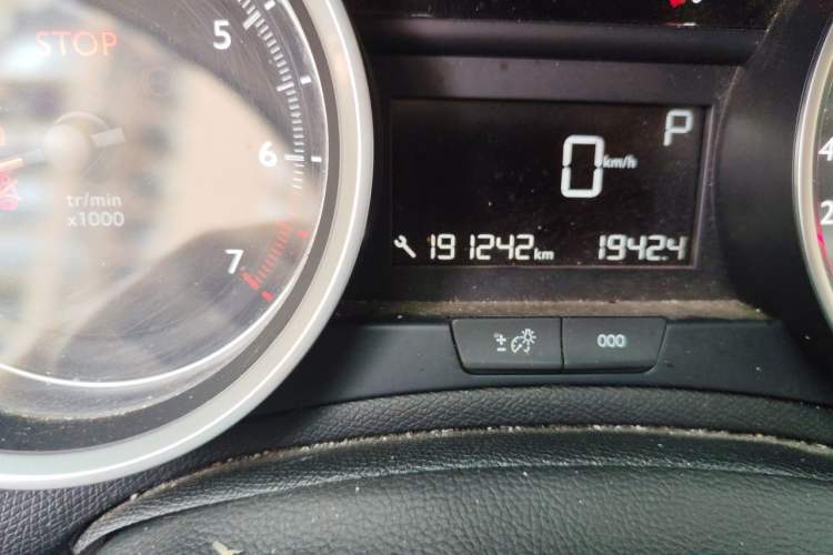 Used Peugeot 408 2014 1.8L Automatic Luxury Edition Odometer Close Up