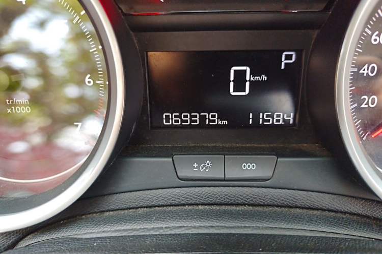 Used Peugeot 408 2014 1.8L Automatic Luxury Edition Odometer Close Up
