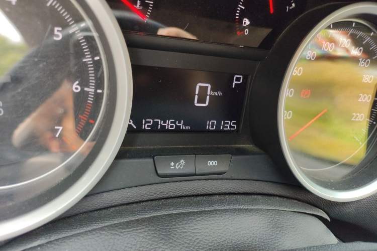 Used Peugeot 408 2014 1.8L Automatic Luxury Edition Odometer Close Up