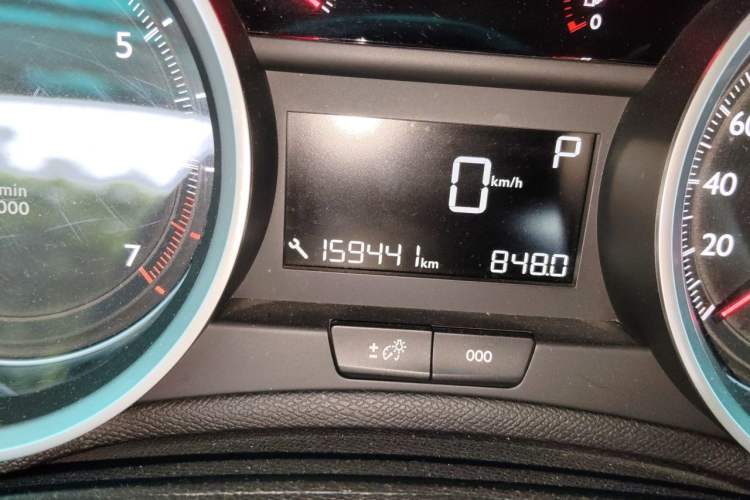 Used Peugeot 408 2014 1.8L Automatic Luxury Edition Odometer Close Up
