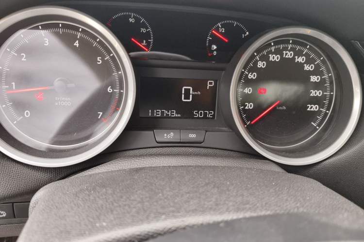 Used Peugeot 408 2014 1.8L Automatic Luxury Edition Odometer Close Up