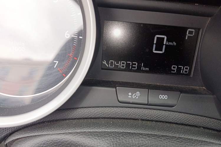 Used Peugeot 408 2014 1.8L Automatic Luxury Edition Odometer Close Up