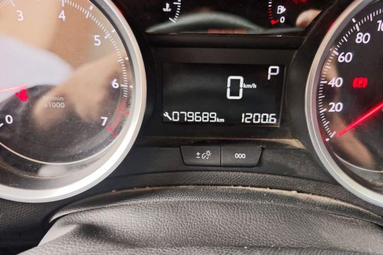 Used Peugeot 408 2014 1.8L Automatic Leading Edition Odometer Close Up