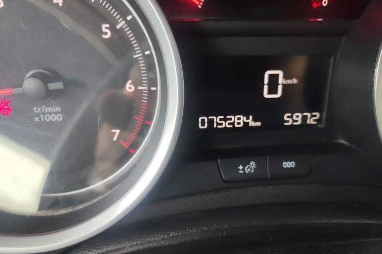 Used Peugeot 408 2014 1.8L Manual Leading Edition Odometer Close Up