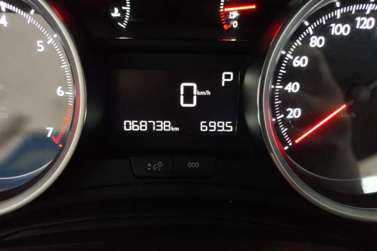 Used Peugeot 408 2014 1.8L Automatic Luxury Edition Odometer Close Up