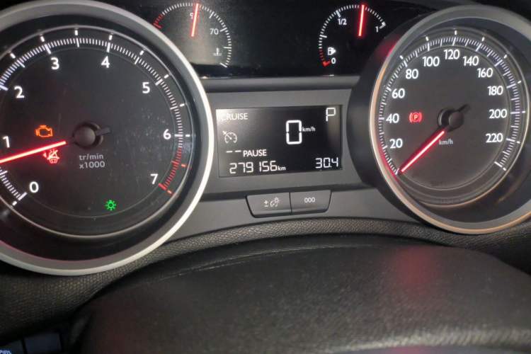 Used Peugeot 408 2014 1.8L Automatic Luxury Edition Odometer Close Up