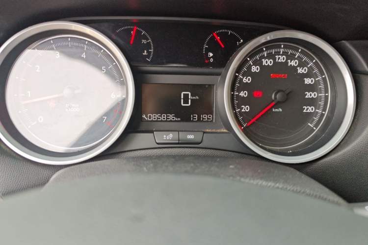 Used Peugeot 408 2014 1.8L Manual Leading Edition Odometer Close Up