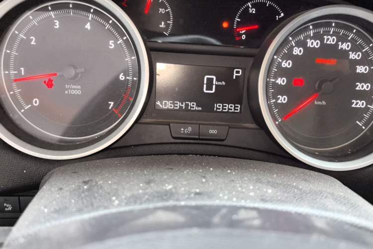 Used Peugeot 408 2014 1.8L Automatic Luxury Edition Odometer Close Up