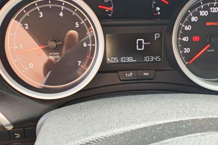 Used Peugeot 408 2014 1.8L Automatic Luxury Edition Odometer Close Up