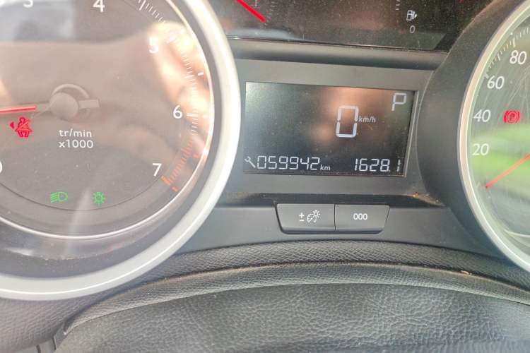Used Peugeot 408 2014 1.8L Automatic Leading Edition Odometer Close Up