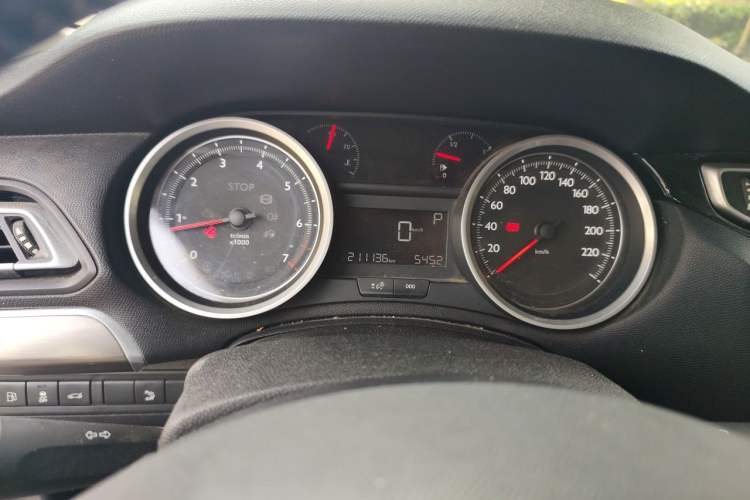 Used Peugeot 408 2014 1.8L Automatic Luxury Edition Odometer Close Up