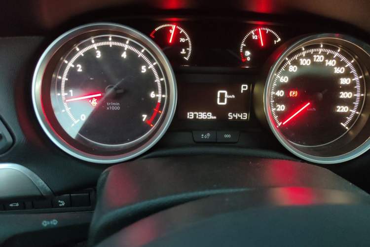 Used Peugeot 408 2014 1.8L Automatic Luxury Edition Odometer Close Up