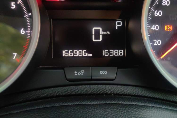 Used Peugeot 408 2014 1.8L Automatic Luxury Edition Odometer Close Up