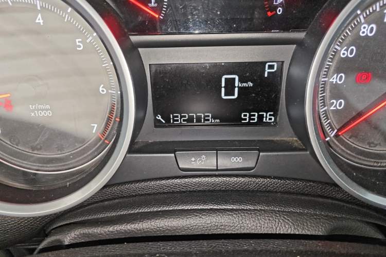 Used Peugeot 408 2014 1.8L Automatic Luxury Edition Odometer Close Up
