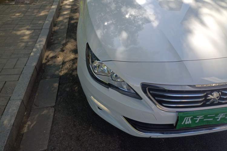 Used Peugeot 408 2014 1.8L Automatic Luxury Edition Right Front Headlight