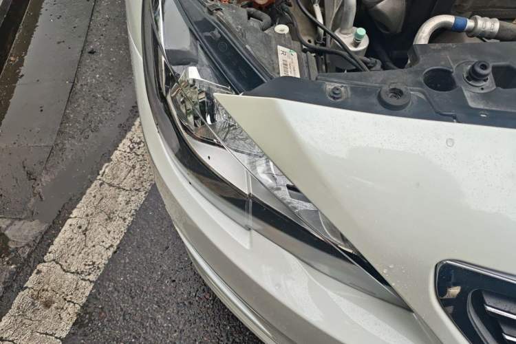 Used Peugeot 408 2014 1.8L Manual Leading Edition Right Front Headlight