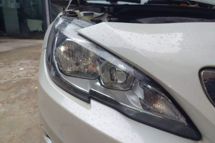 Used Peugeot 408 2014 1.8L Automatic Luxury Edition Right Front Headlight