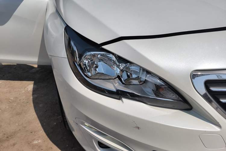 Used Peugeot 408 2014 1.8L Automatic Luxury Edition Right Front Headlight