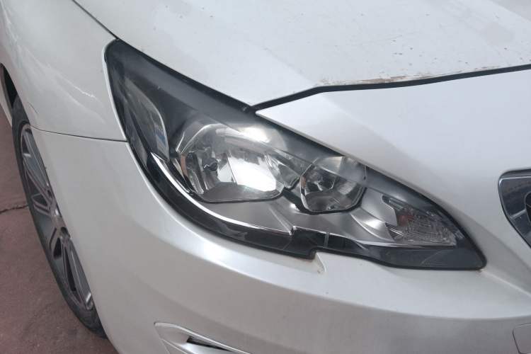 Used Peugeot 408 2014 1.8L Automatic Luxury Edition Right Front Headlight