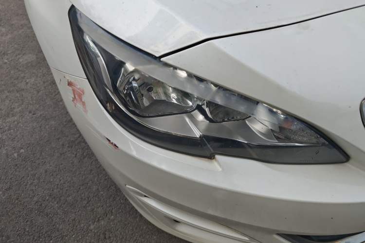 Used Peugeot 408 2014 1.8L Automatic Luxury Edition Right Front Headlight