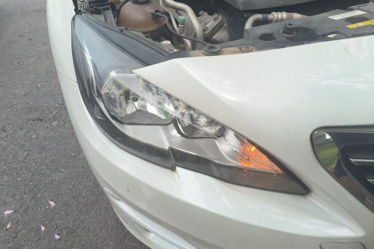 Used Peugeot 408 2014 1.8L Automatic Luxury Edition Right Front Headlight