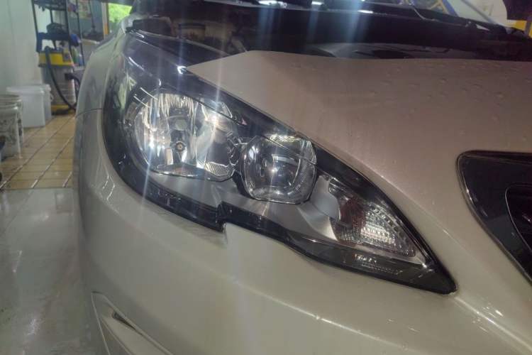 Used Peugeot 408 2014 1.8L Automatic Luxury Edition Right Front Headlight