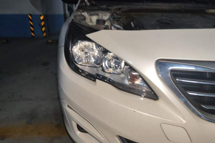 Used Peugeot 408 2014 1.8L Automatic Luxury Edition Right Front Headlight