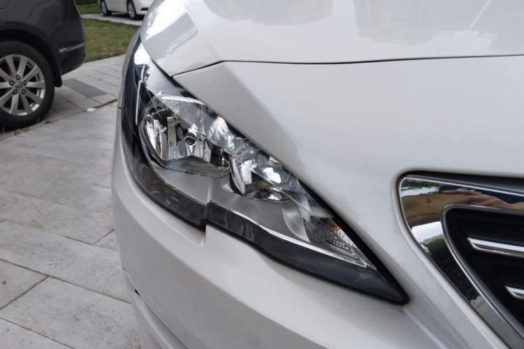 Used Peugeot 408 2014 1.8L Automatic Luxury Edition Right Front Headlight